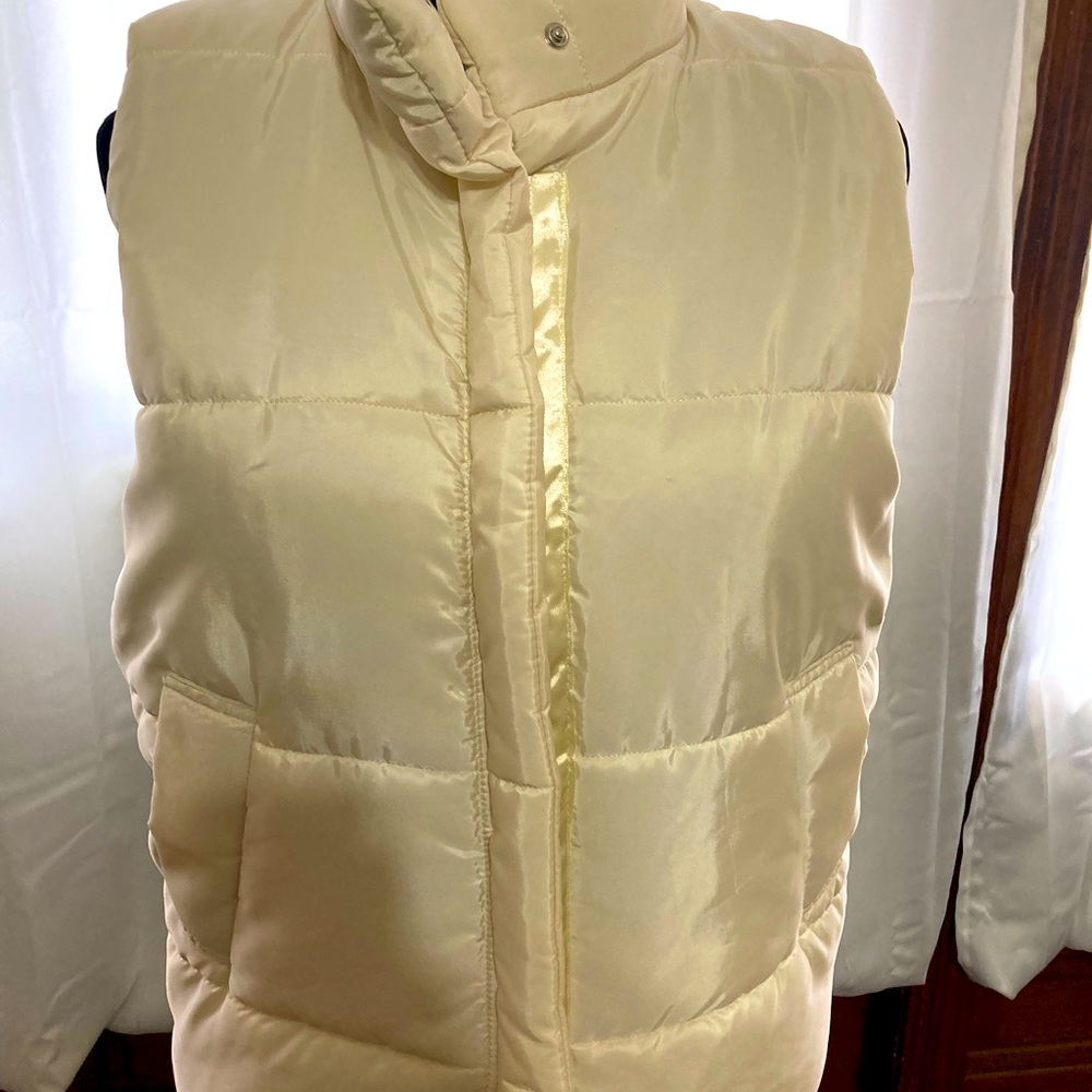 Kids clog vest , off white color, never worn.